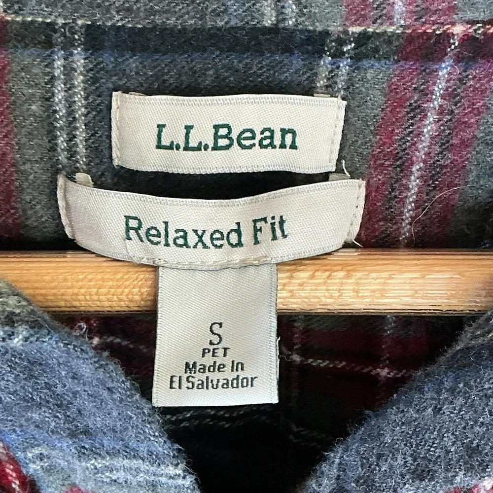 LL Bean Plaid Flannel Button Up Shirt Women Long Sleeve Gray Red Size Small - Picture 4 of 7
